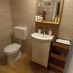 Pecs Inn דירה *