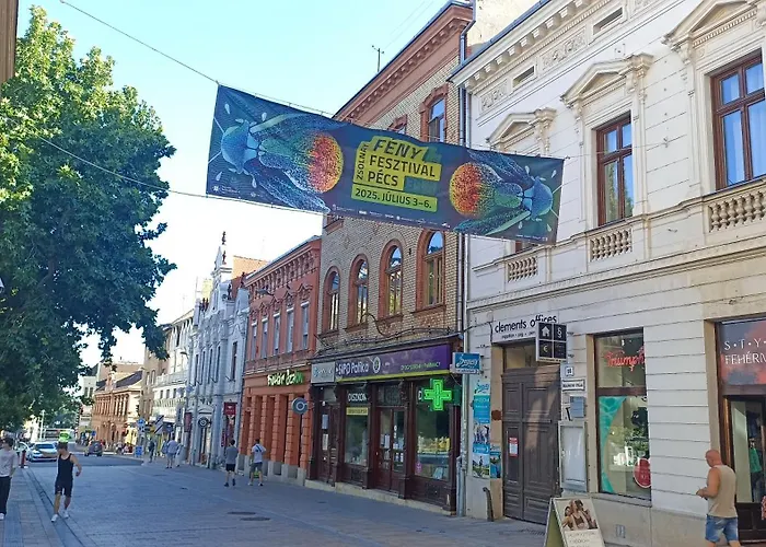 Pecs Inn 公寓 佩奇